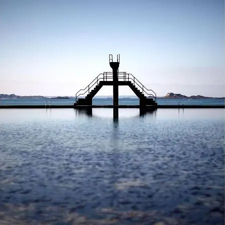 Le Plongeoir De Bon-secours *